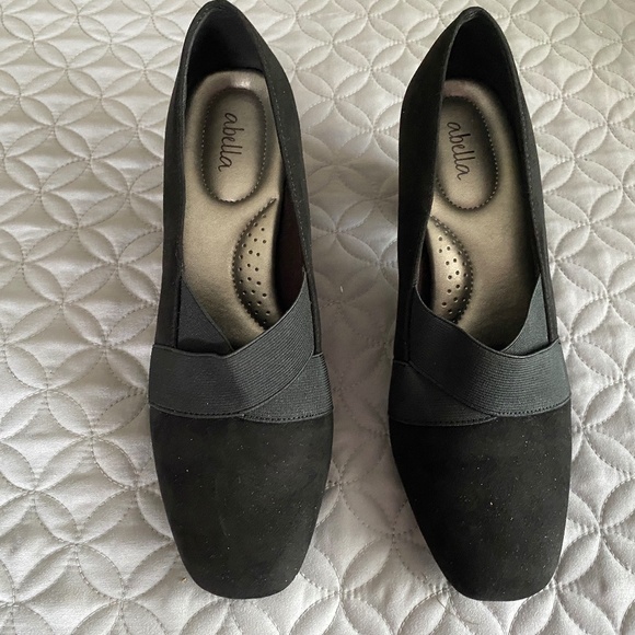 Abella Shoes - Black velvet Shoes